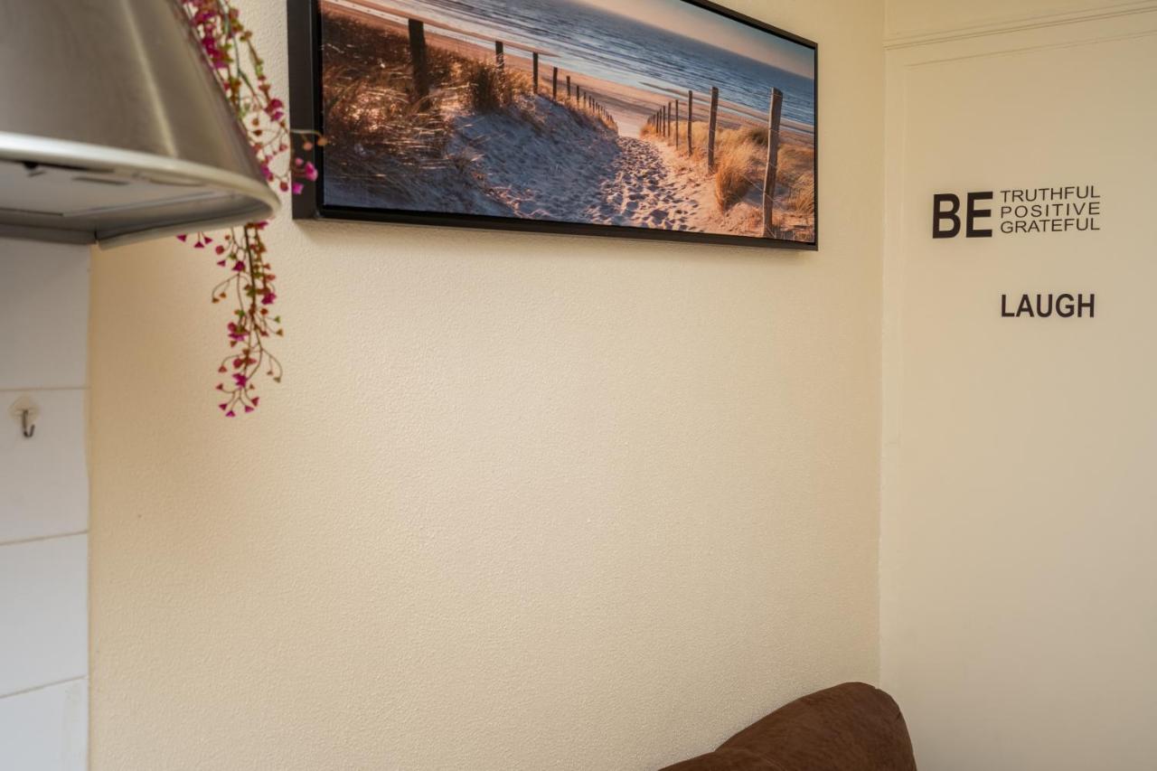 Cozy One Bedroom Apt In Historic Location - Carmo Lisbon Exterior photo